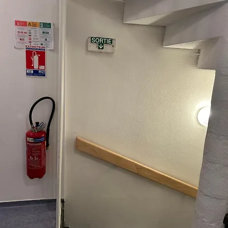 Twin Proche De La Gare