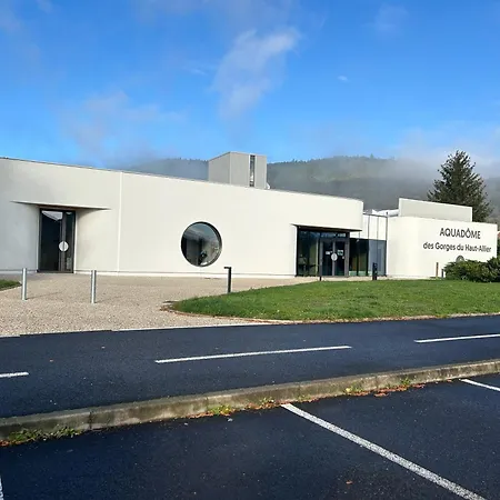 Апартаменты Twin Proche De La Gare